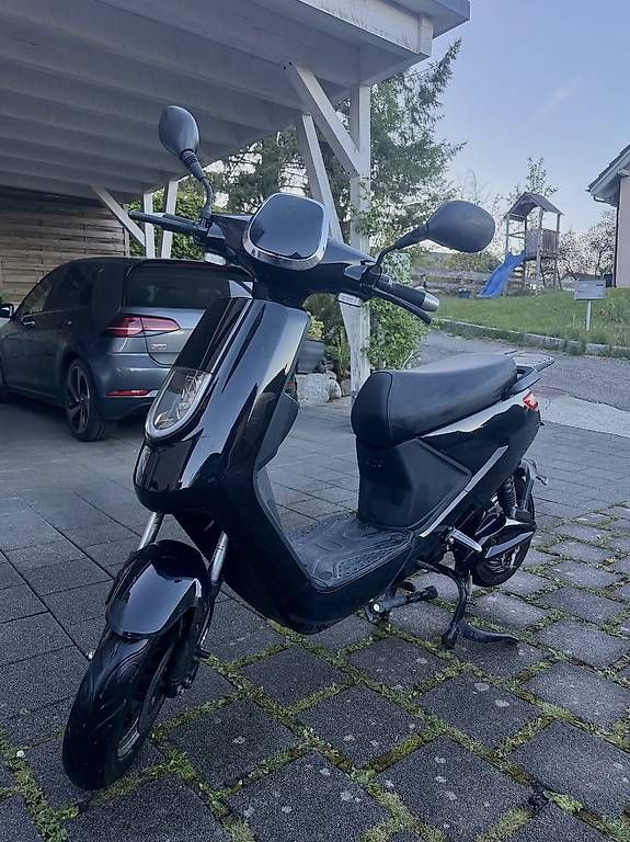 Scooters: Elektro Roller X1 – Gebraucht aus Kölliken von eme_8r9d 2