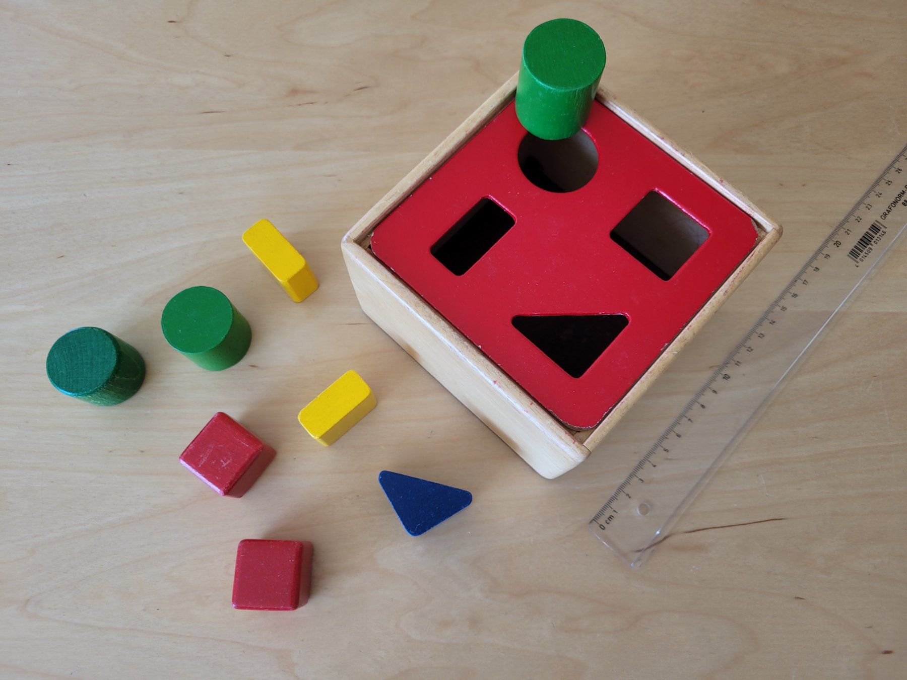Giocattoli: Holz Formenbox Sortierbox Steckspiel Formen sortieren – Usato da Wiesendangen venduto da samoalk 2