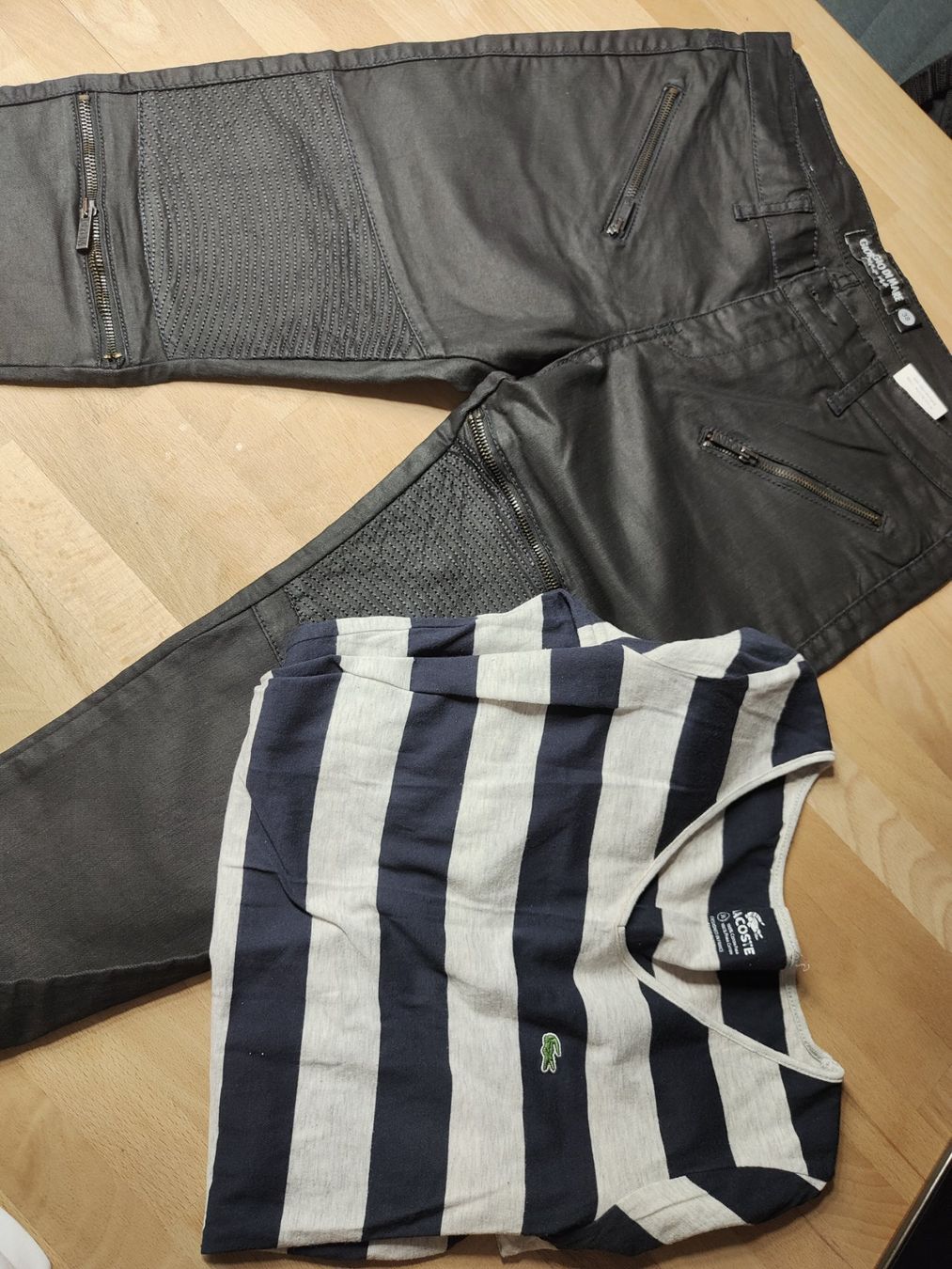Lotti di vestiti: Hose und shirt – Usato da Arbon venduto da karolina_frank