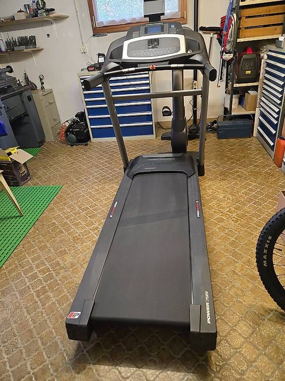 Remorques autochargeuses/d'ensilage: Tapis de course pro-form 795i – D'occasion à Courtételle par elsae 4