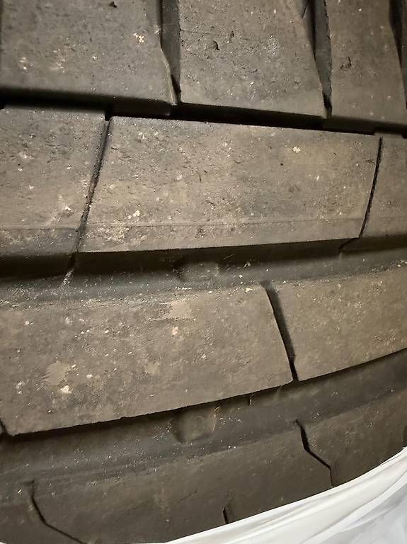 Pneus & Roues: Original Tesla Model 3 complete summer wheels – D'occasion à Zürich par juliendillon 1