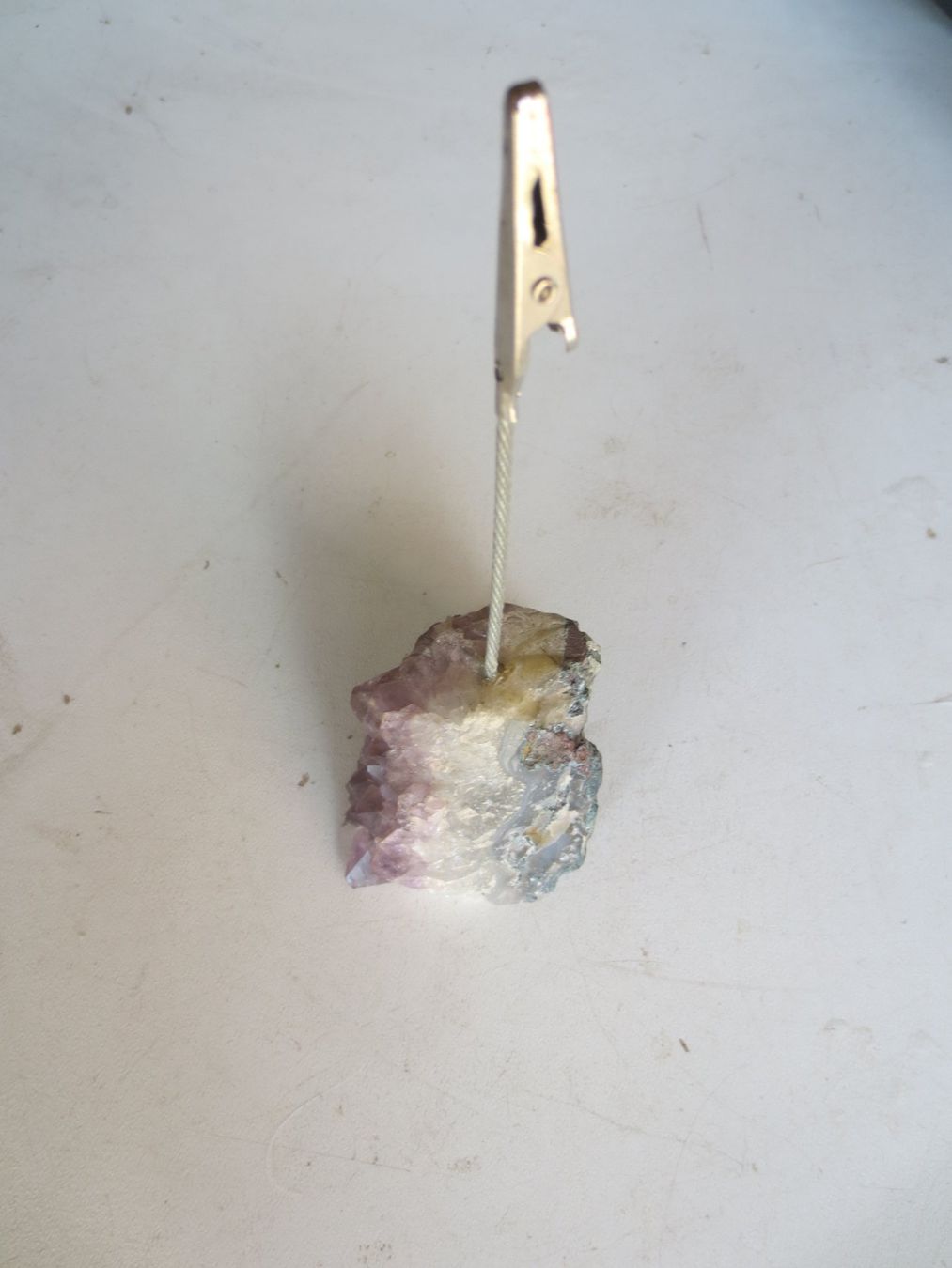 Mineralien & Heilsteine: Postkartenhalter auf Amethyst – Gebraucht aus Weier im Emmental von waefler03