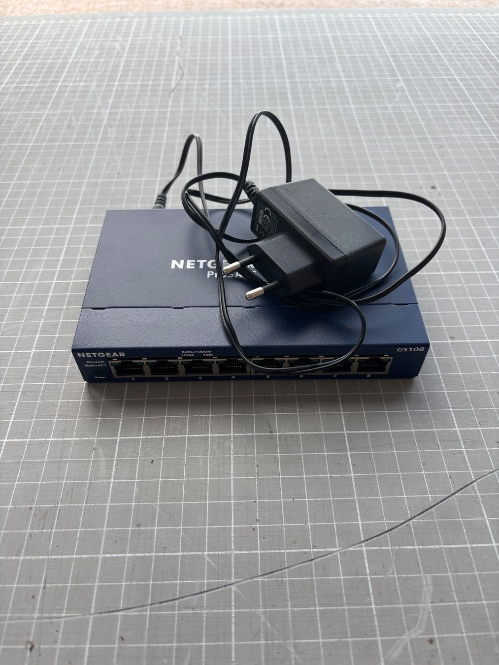 Netgear Hub & Switch: Switch Netgear GS108 – Usato da Flawil venduto da Pirar