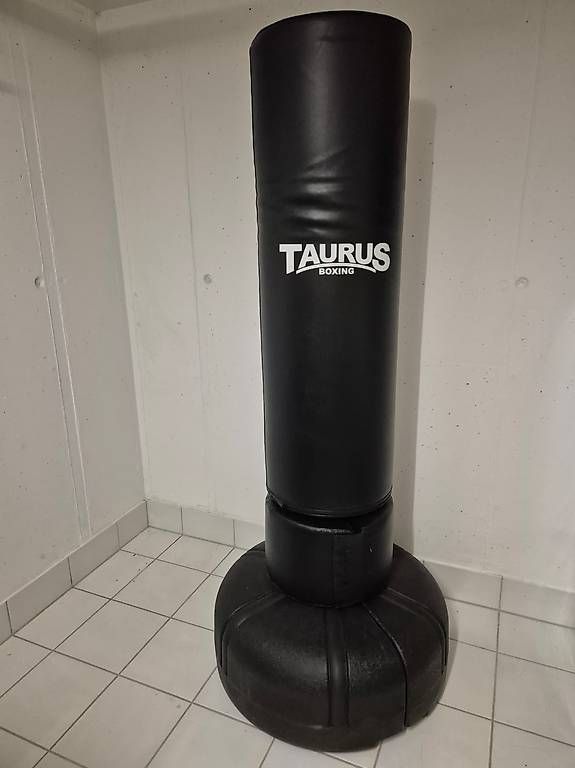 Sacchi da boxe: Neuwertiger Taurus Standboxsack Boxing Trainer – Usato da Meilen venduto da jul_28tj