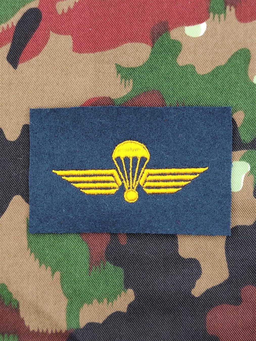 Placchette & Badge: Abzeichen Ord.72 Fallschirmgrenadier V1 – Usato da Bauma venduto da SwissMilitaria