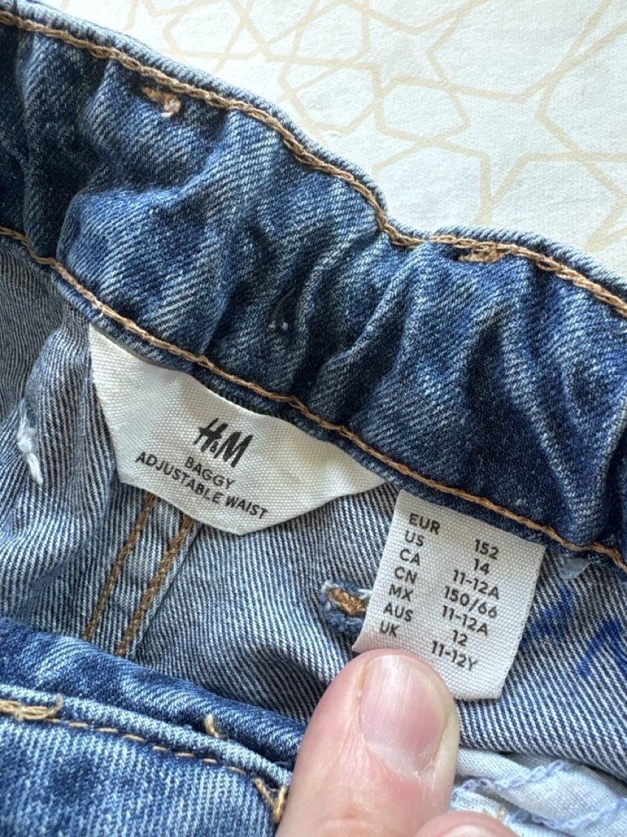 H&M Pantaloni: Baggy Jeans  – Usato da Zürich venduto da Moskitia 1