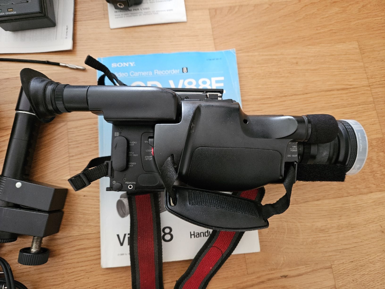 Sony Videocamere: Sony CCD-V88E Video Camcorder – Difettoso da Roggwil BE venduto da Hr.Gustav 3