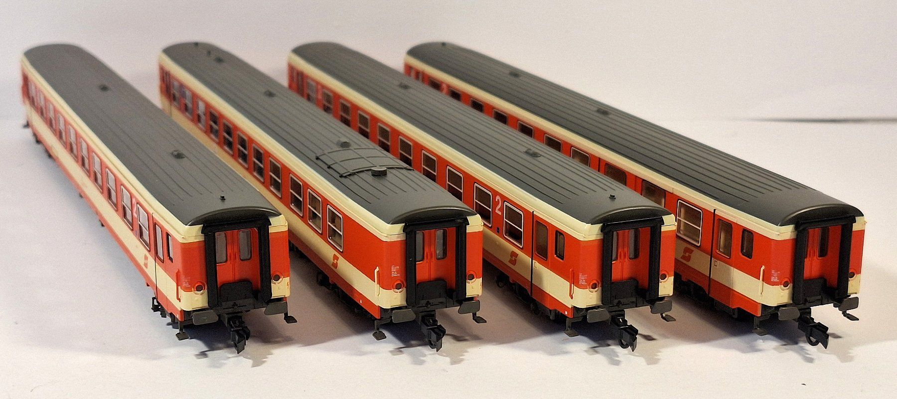 Roco Modellini di ferrovie: ÖBB Inlandwagen "Neue Generation" Sparlack – Usato da Bern venduto da BahnliebhaberRe420 2