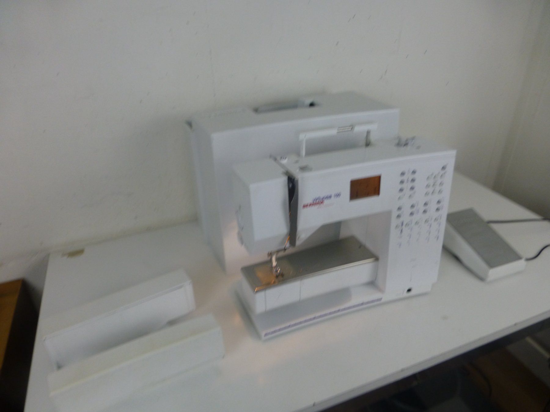 Bernina Macchine da cucire: BERNINA Activa 150 mit Original Koffer – Nuovo e nell'imballaggio originale da Fahrweid venduto da ekv 1