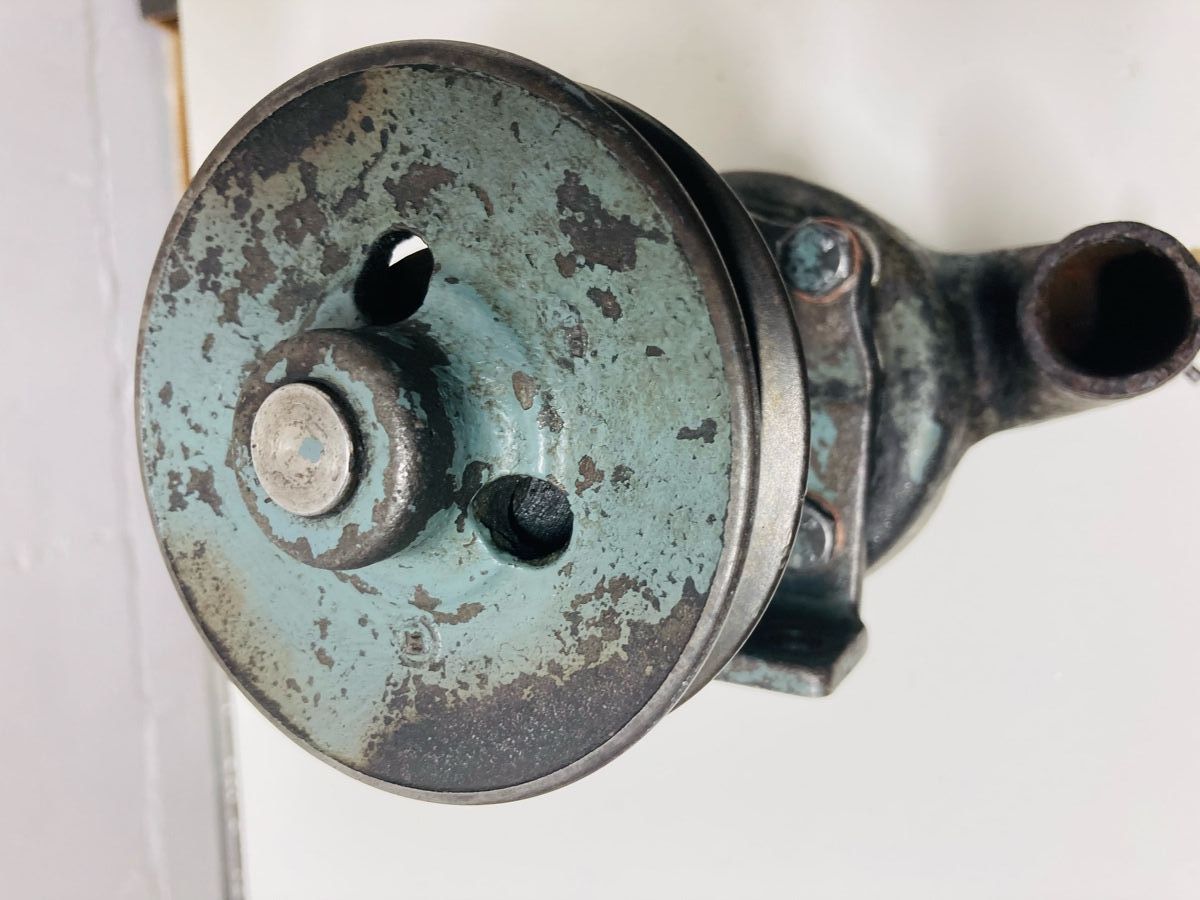 Tutti pezzi di ricambio auto: Wasserpumpe für Oldtimer – Usato da Kaiseraugst venduto da wombat51 5
