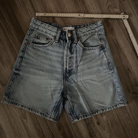 ZARA Denim Shorts Damen hellblau Grösse 32 guter Zustand