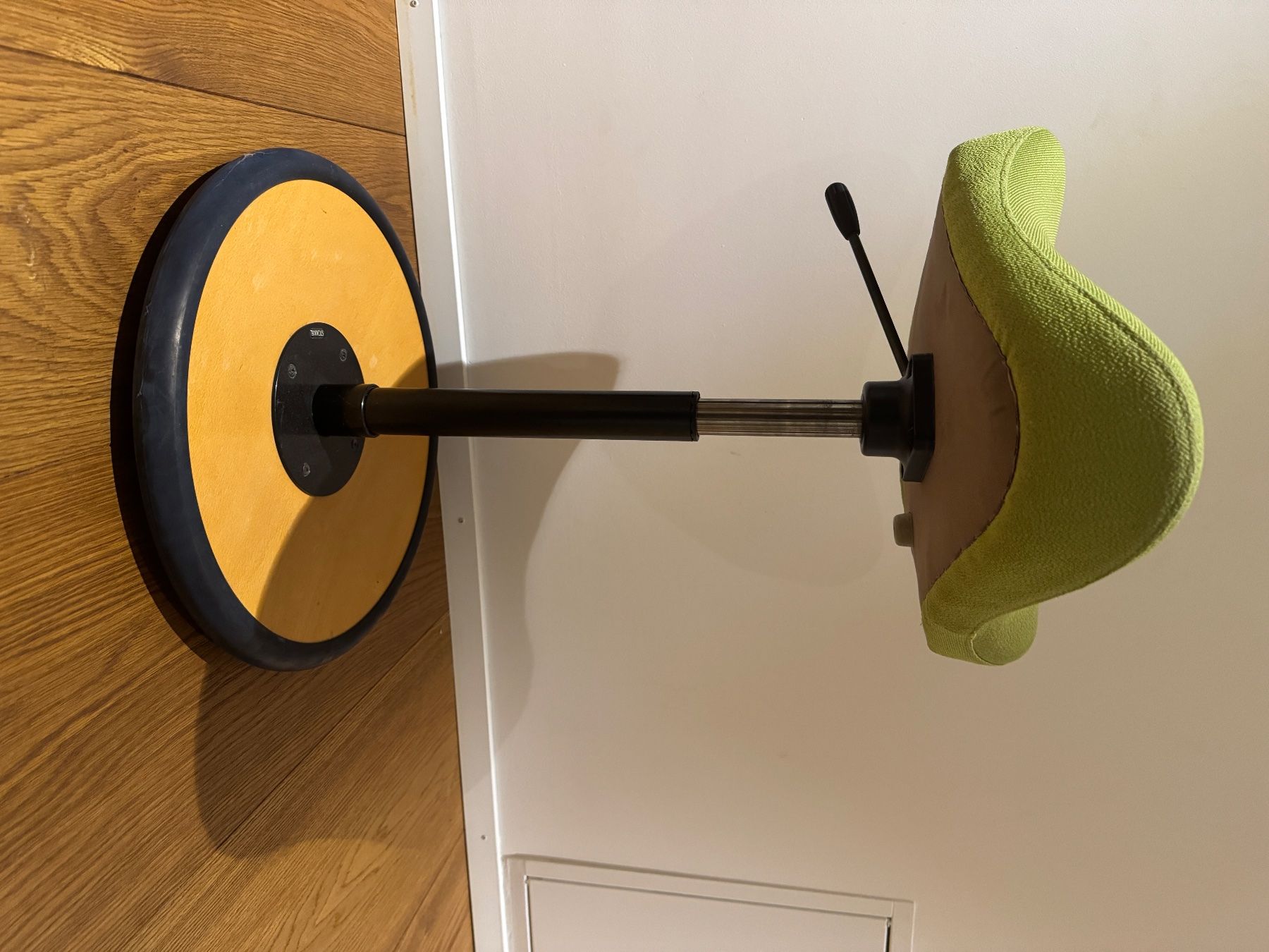 Stokke Tabourets: Original Stokke Move Balans Hocker – D'occasion à Volketswil par Miezni 1