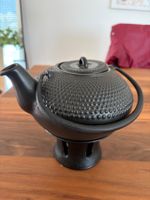 Teekanne mit Stövchen