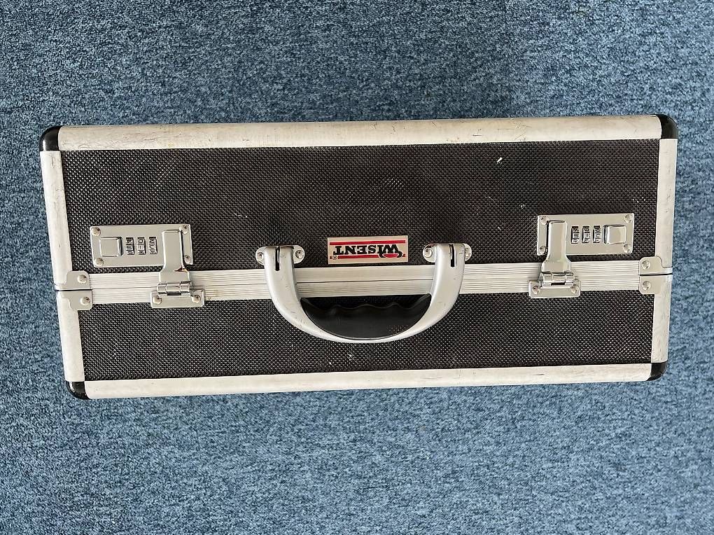 Valises de voyage: Werkzeugkoffer Hartschale – D'occasion à Winterthur par Fonti_sponti