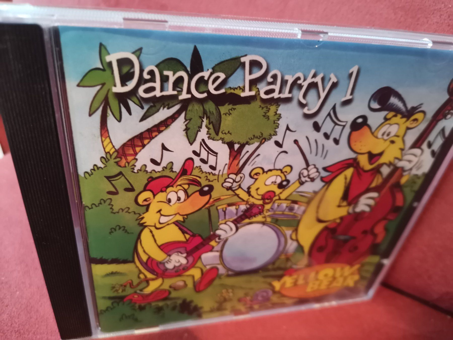 CD: Yellow Bear CD (Super selten!) Dance Party 1 – Usato da Zofingen venduto da noise123