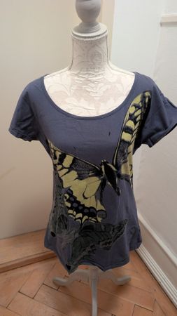 Damen T-Shirt Schmetterling Print Grösse M guter Zustand