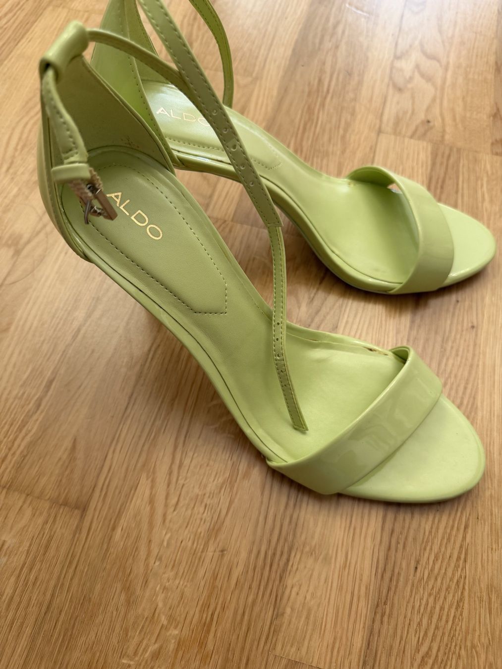 Aldo Scarpe da donna: Hellgrüne High-Heel Sandaletten mit Riemchen – Usato da Schübelbach venduto da flo_z6vh