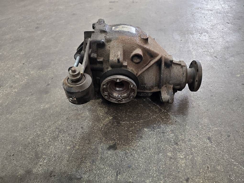 Toutes les pièces auto: Bmw e46 Differential Diesel  – D'occasion à Niedergösgen par Zecinha
