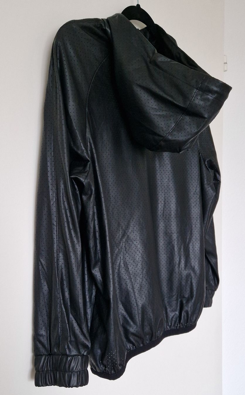 Zara Maglioni & Felpe: ZARA Schwarzes Sweatshirt mit Lederoptik, Gr. S – Usato da Allschwil venduto da merve_g 3