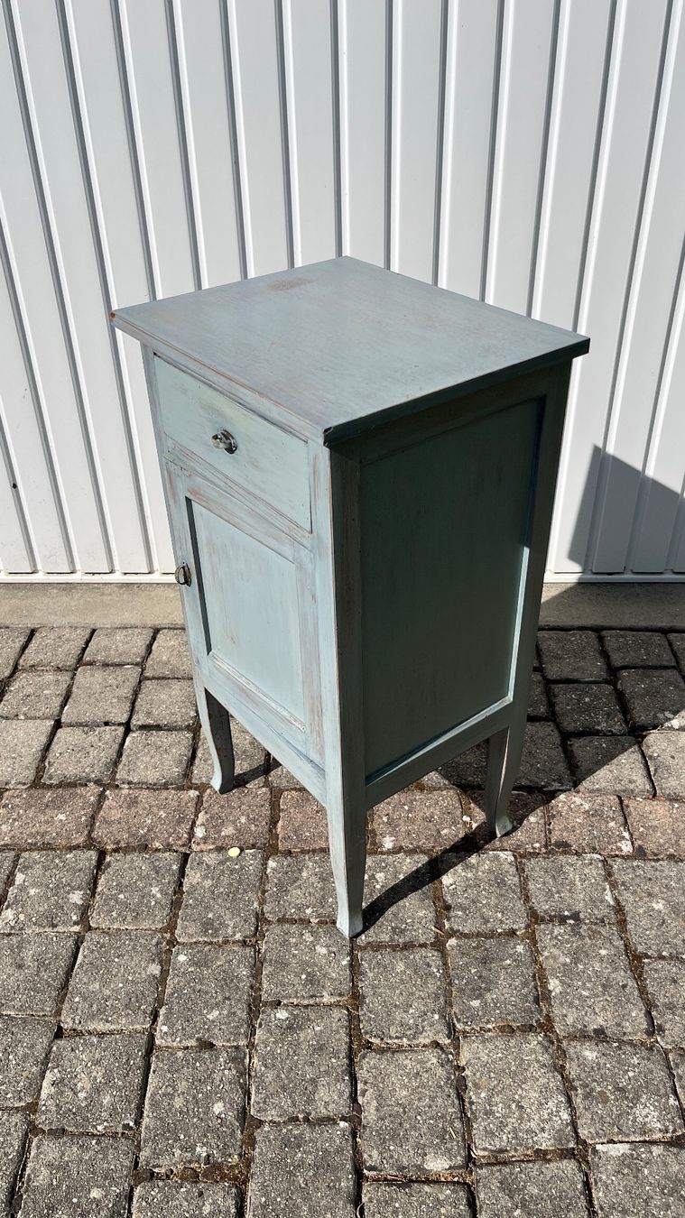 Tables de nuit: Table de chevet vintage – D'occasion à Pomy par Plantalenne 2
