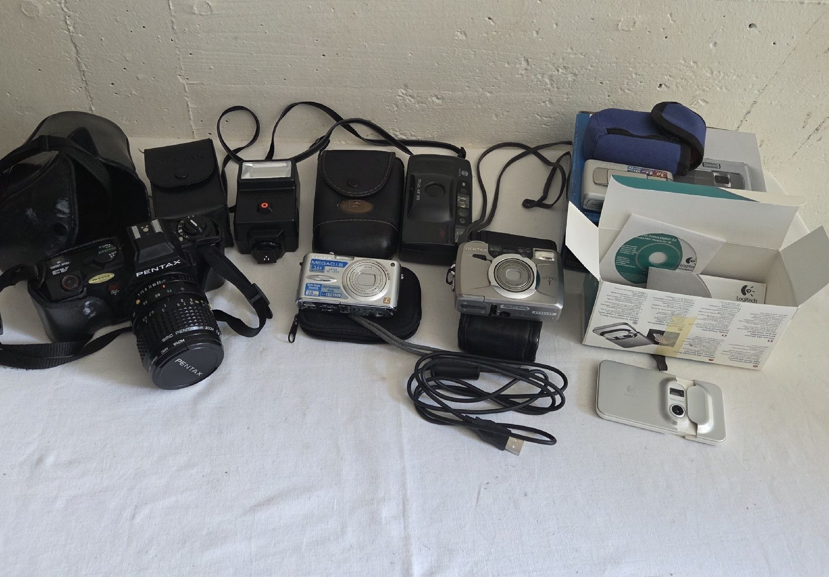 Fotocamera: 6x Kameras Konvolut mit Etui – Usato da Stans venduto da Ducati16 8