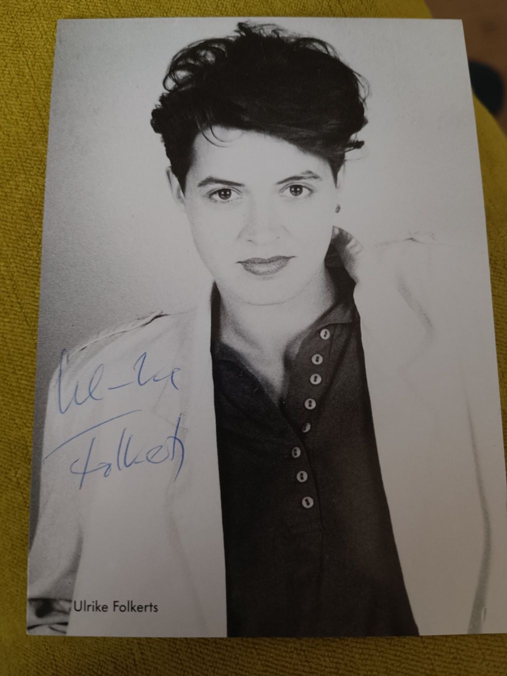 Autografi: Ulrike Folkerts - handsigniert – Usato da Menziken venduto da Autogramme