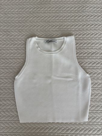 NEW ZARA Top In White NP: 29.-