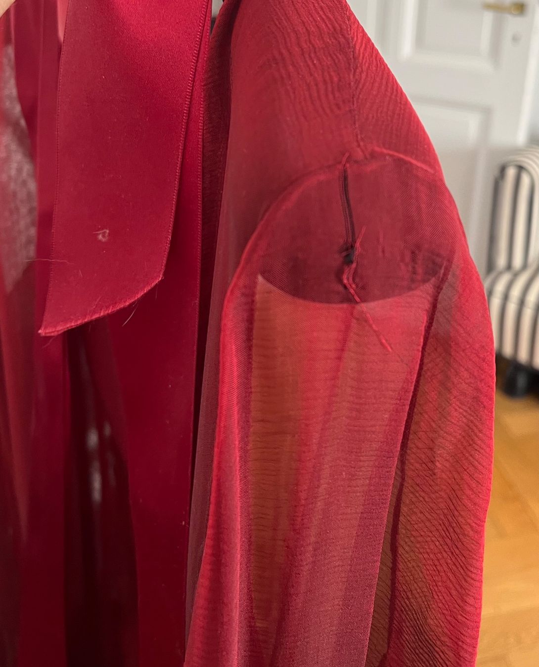Vestiti: Alexandre Vauthier, robe en soie rouge – Usato da Genève venduto da dachaw 6