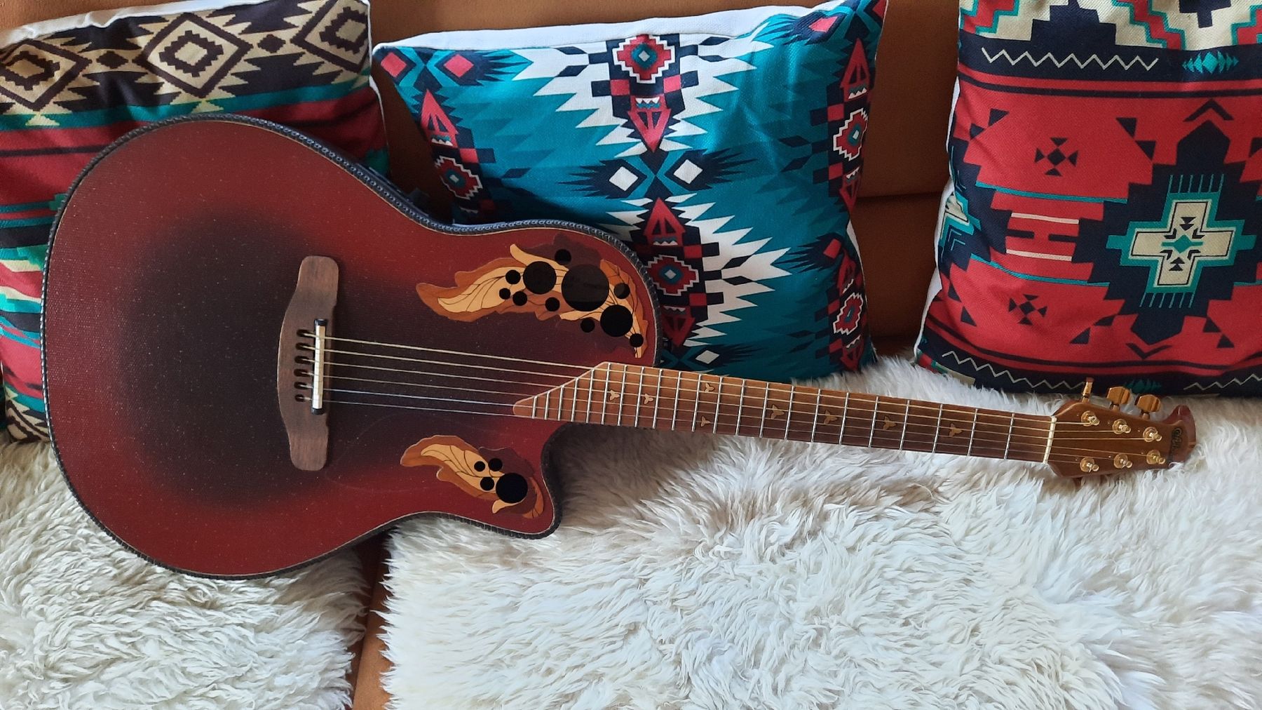 Musikinstrumente: ADAMAS OVATION – Gebraucht aus Mairengo von gippo