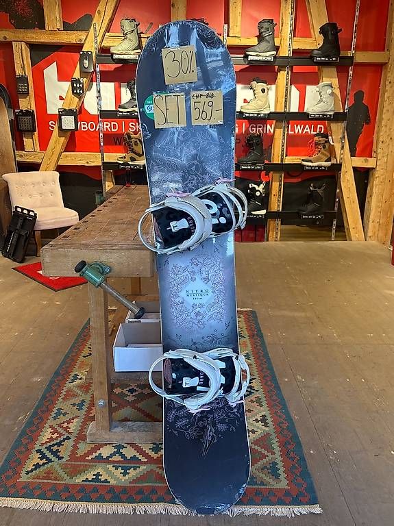 Board: NITRO MYSTIQUE 23 SNOWBOARD – Usato da Grindelwald venduto da Backdoor_Shop