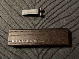 Rituals Autodufthalterung Braun mit Rituals… Aufschrift Neu (Neu und originalverpackt) in Nänikon für CHF 9.9 – mit Lieferung auf Ricardo kaufen