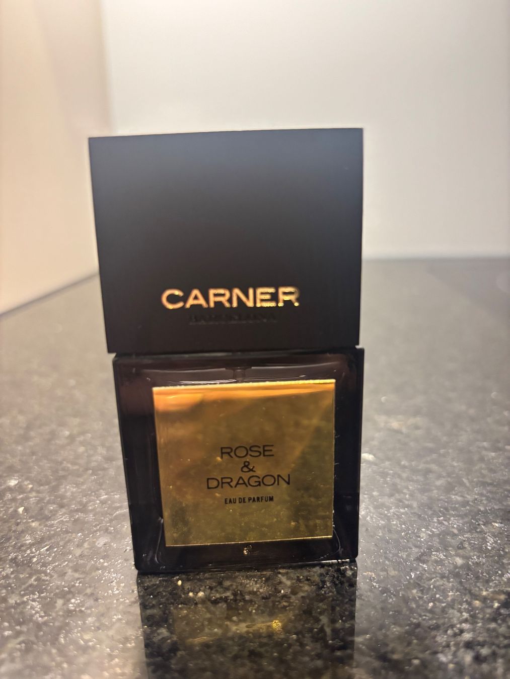Profumi & Eau de Toilette: Carner Rose and Dragon 2/3 Full – Usato da Herrliberg venduto da tylerdurden