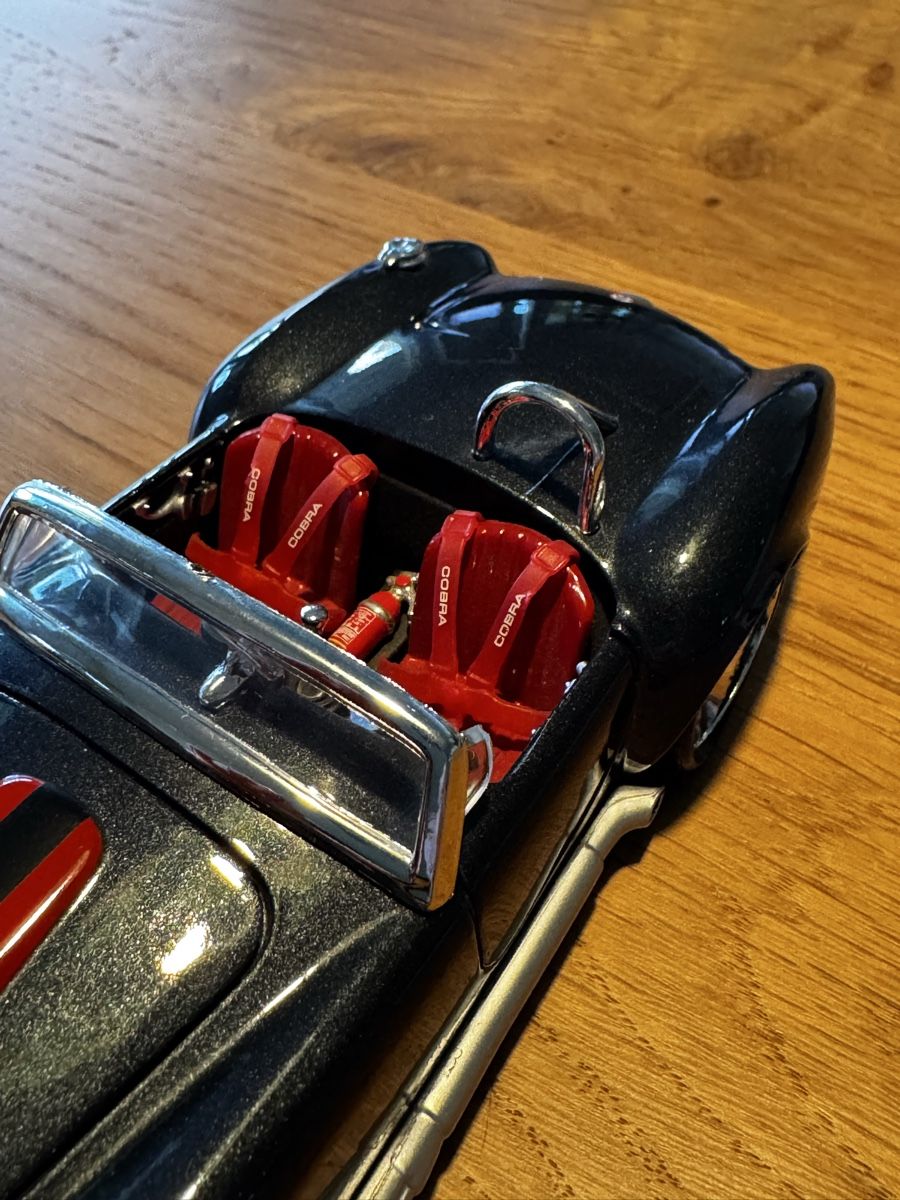 Maisto Modellini d'auto: Maisto Cobra 427 1:24 Modell Auto – Nuovo (secondo la descrizione) da Scherz venduto da spike22.5 1