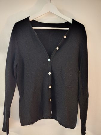 Damen Strickjacke schwarz 100% Merino Grösse M (geschätzt)