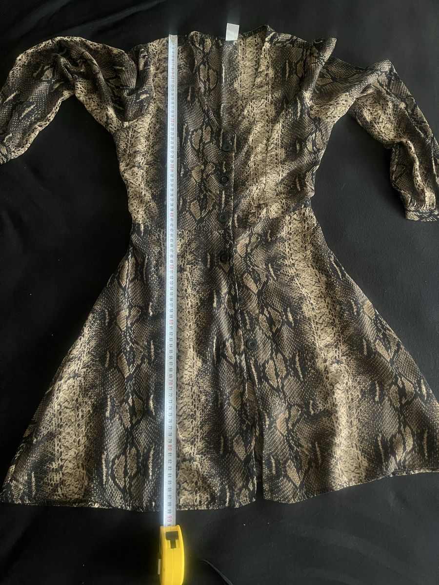 Zebra Robes: Zebra Kleid Schlangenmuster Grösse M  – Neuf (Voir description) à Olten par sae_82z2 1