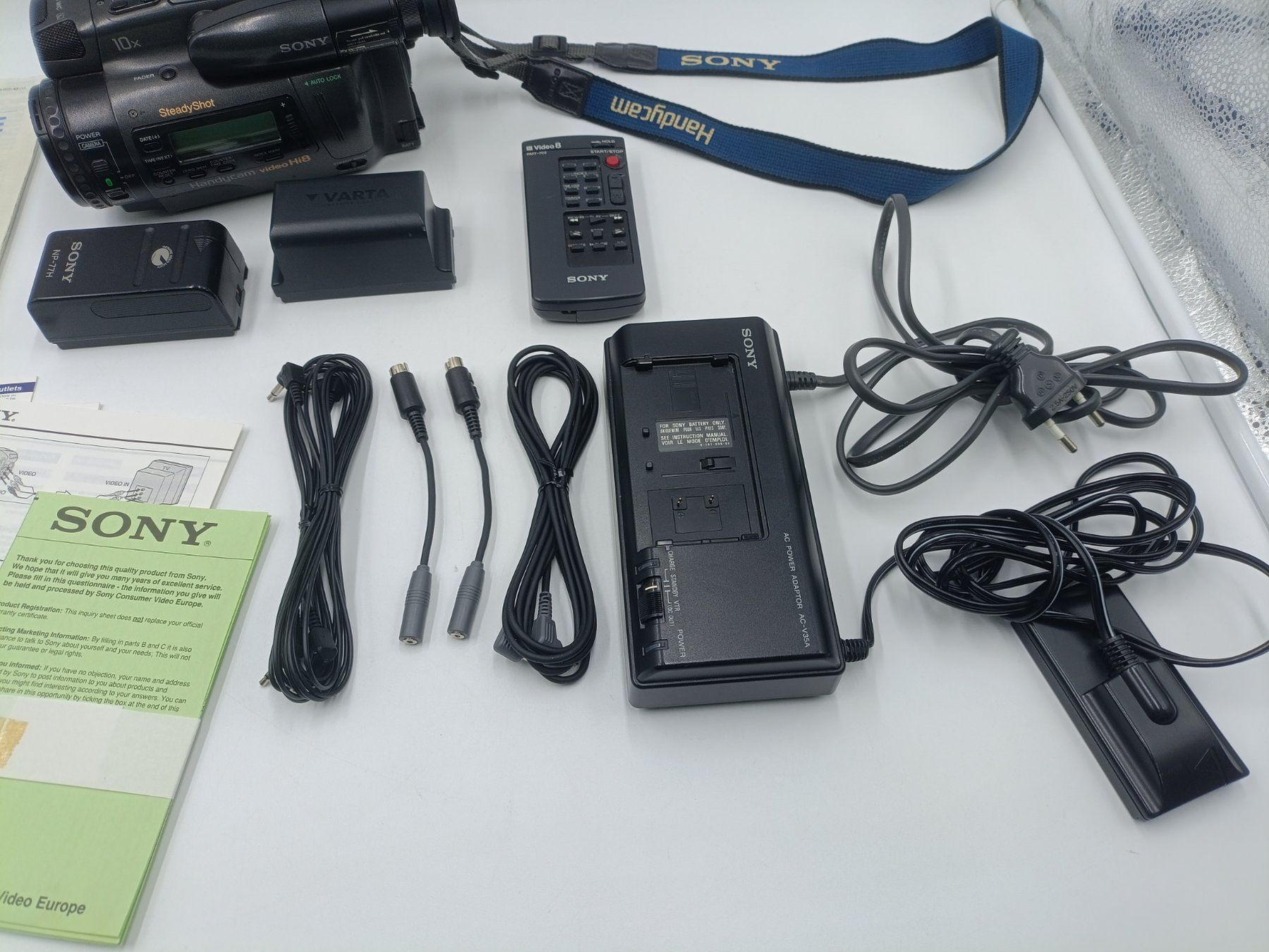 Sony Camcorder: Sony Handycam Video Hi8, Model: CCD-TR2000E – Gebraucht aus Wil SG von  2