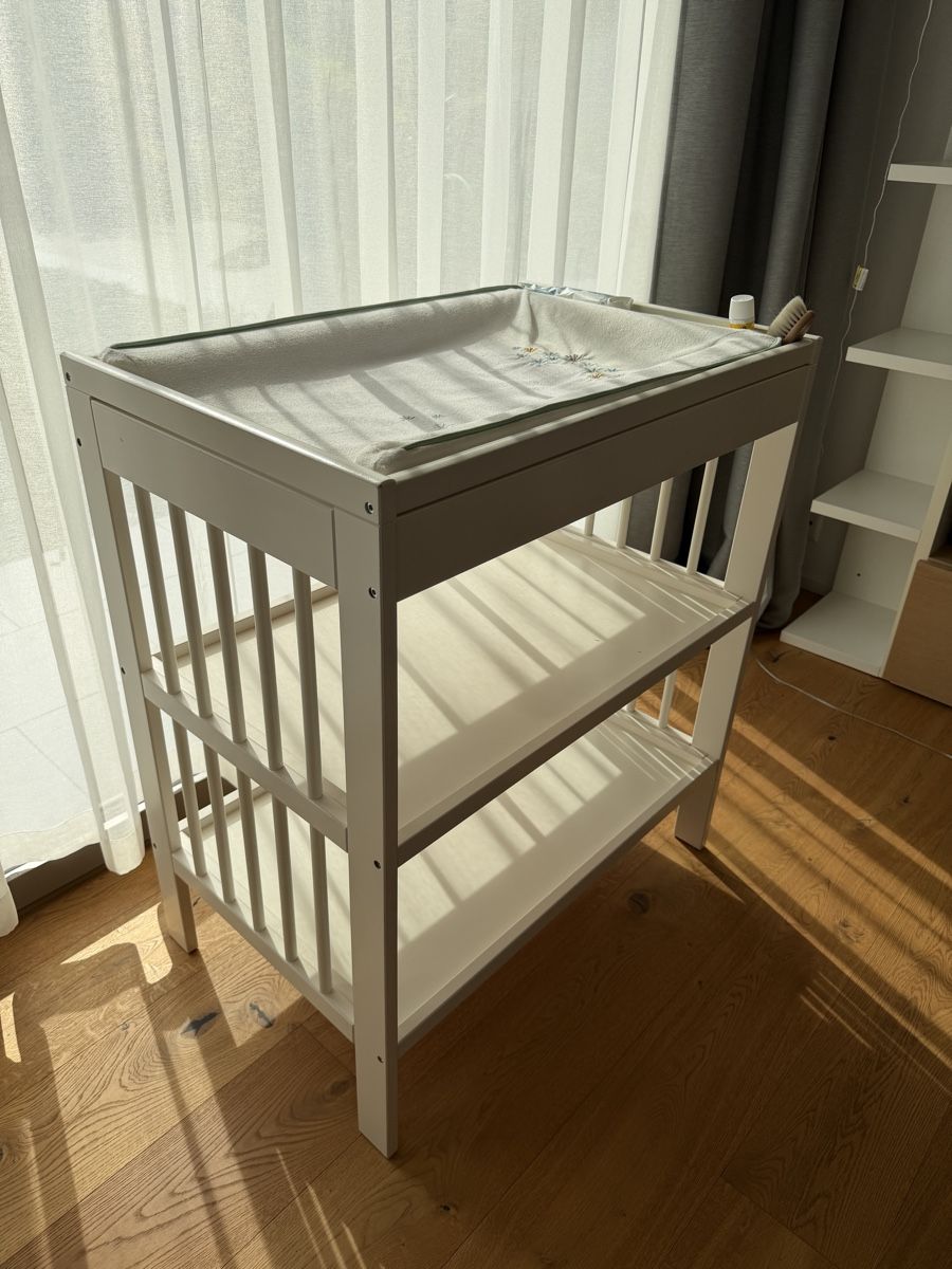Ikea Fasciatoi & Accessori: Changing Table White with 2 Shelves Good Condition – Usato da Schwyz venduto da adbaar 2
