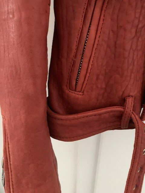 Maje Giacche: Veste en cuir couleur rouille de Maje – Nuovo (secondo la descrizione) da St-Aubin-Sauges venduto da Juliezan 2