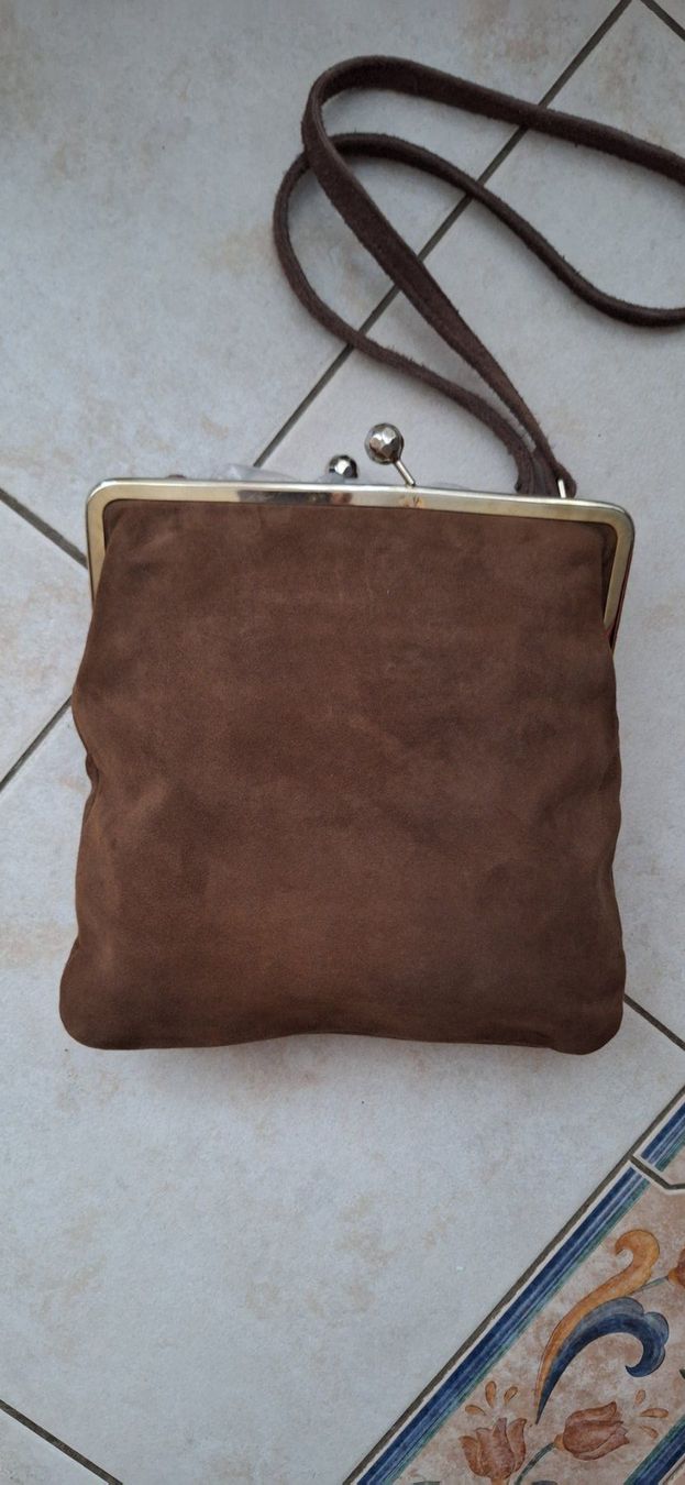Borse da donna: Sac en daim brun Vintage – Usato da St-Triphon venduto da Jldr0 3