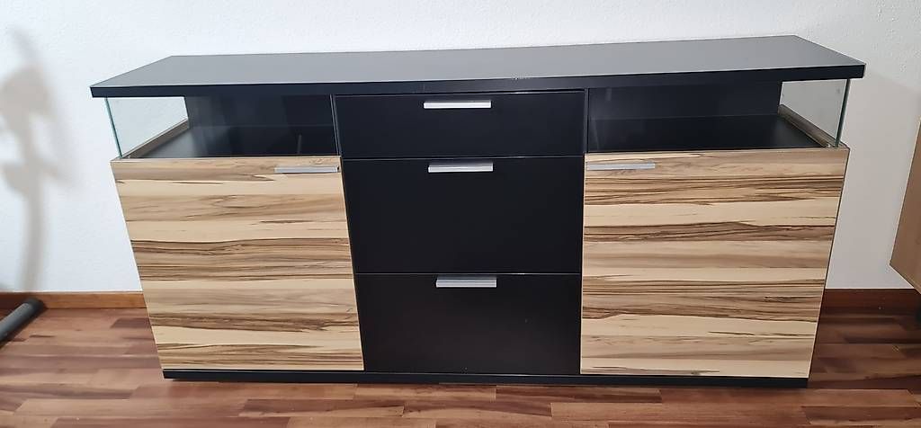 Cassettiere: Sideboard /kommode Echtholz, schwarz/holz-farbig – Usato da Ruggell venduto da amhu
