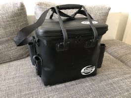 Stucki Fishing Hard Tank inkl. Zubehör Fischertasche Fischen