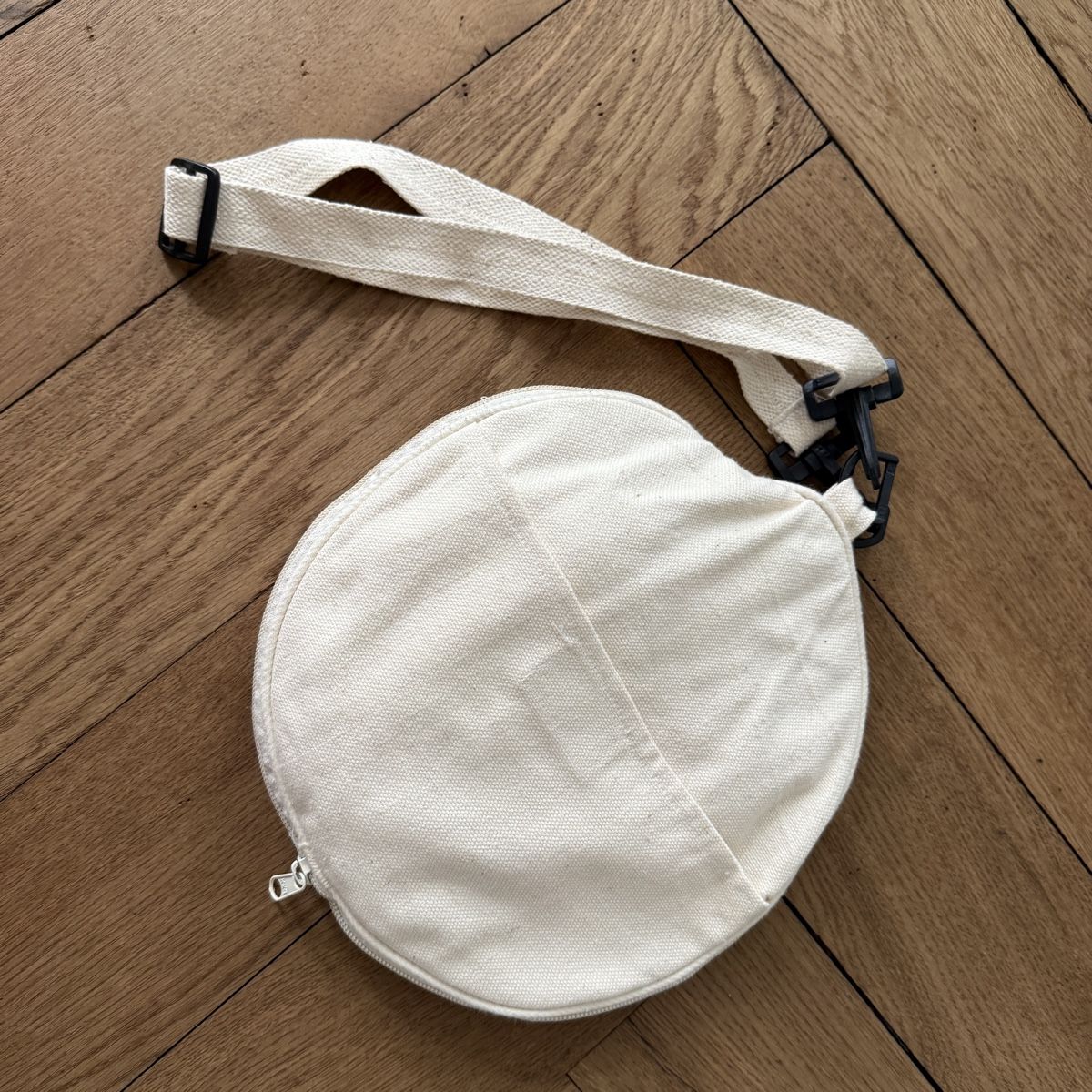 Brandy Melville Taschen: Dufflebag Brandy – Gebraucht aus Winterthur von adi_sqz 3