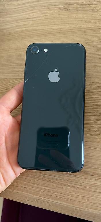 Telefoni cellulari / Smartphones: iPhone 8  64 GB  Schwarz  mit Originalverpackung – Usato da Zürich venduto da leo_zx2x 2