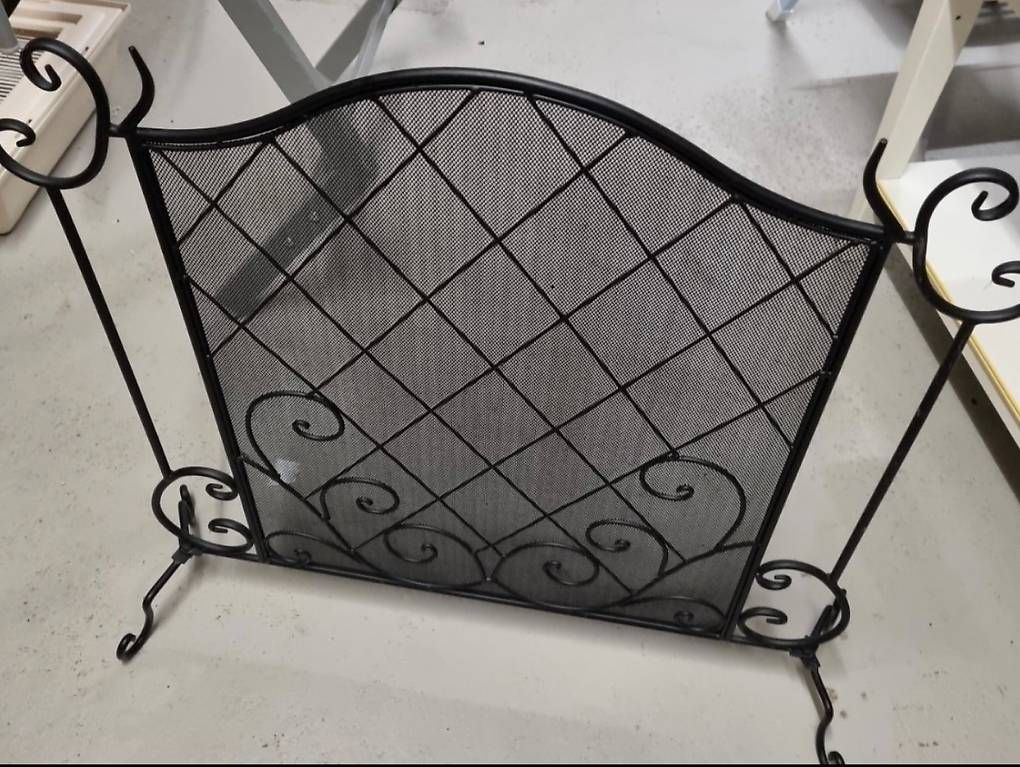 Accessori: Funkenschutz 70x70 – Usato da Kloten venduto da PapaKilo 2