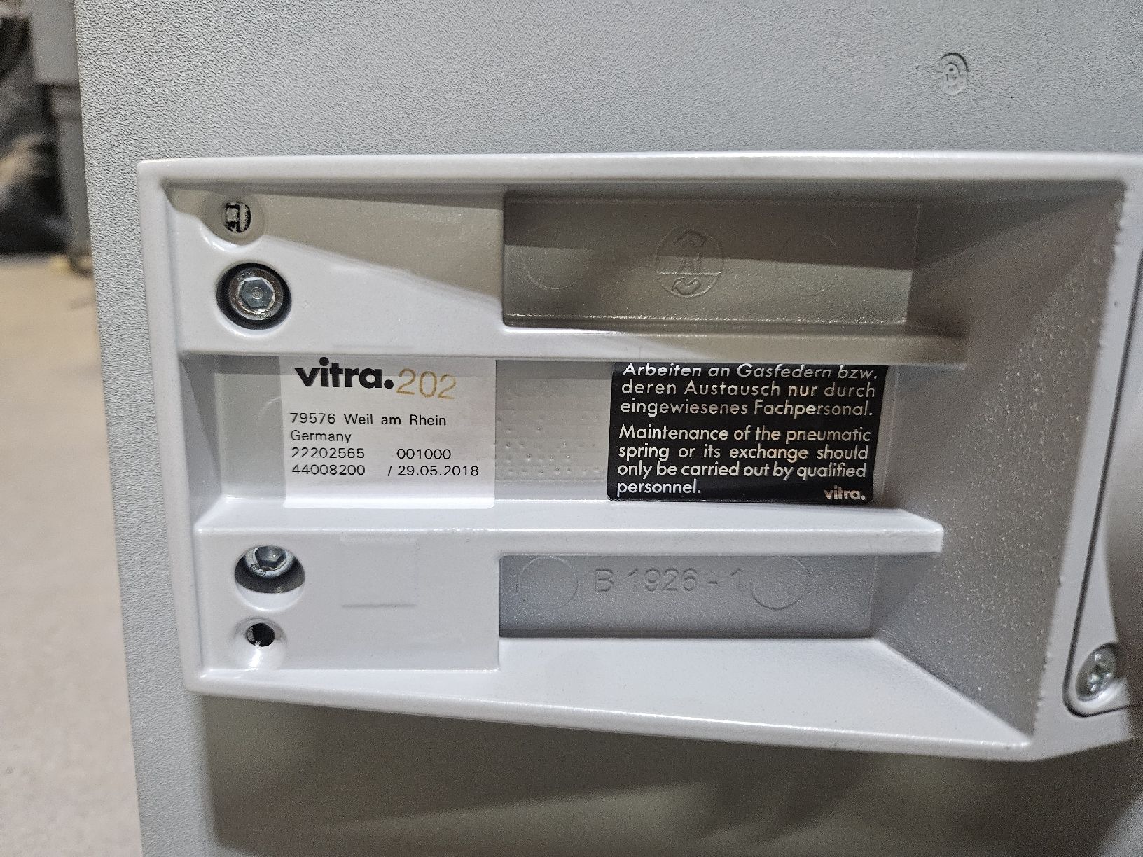 Vitra Hocker: Verkaufe 2 originale Vitra 202 Design-Hocker. – Gebraucht aus Seuzach von Kirsten-Umbau 2