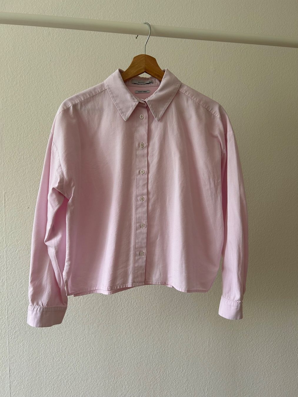 Camicette: Reserved cropped shirt – Usato da Zürich venduto da _nathalie_