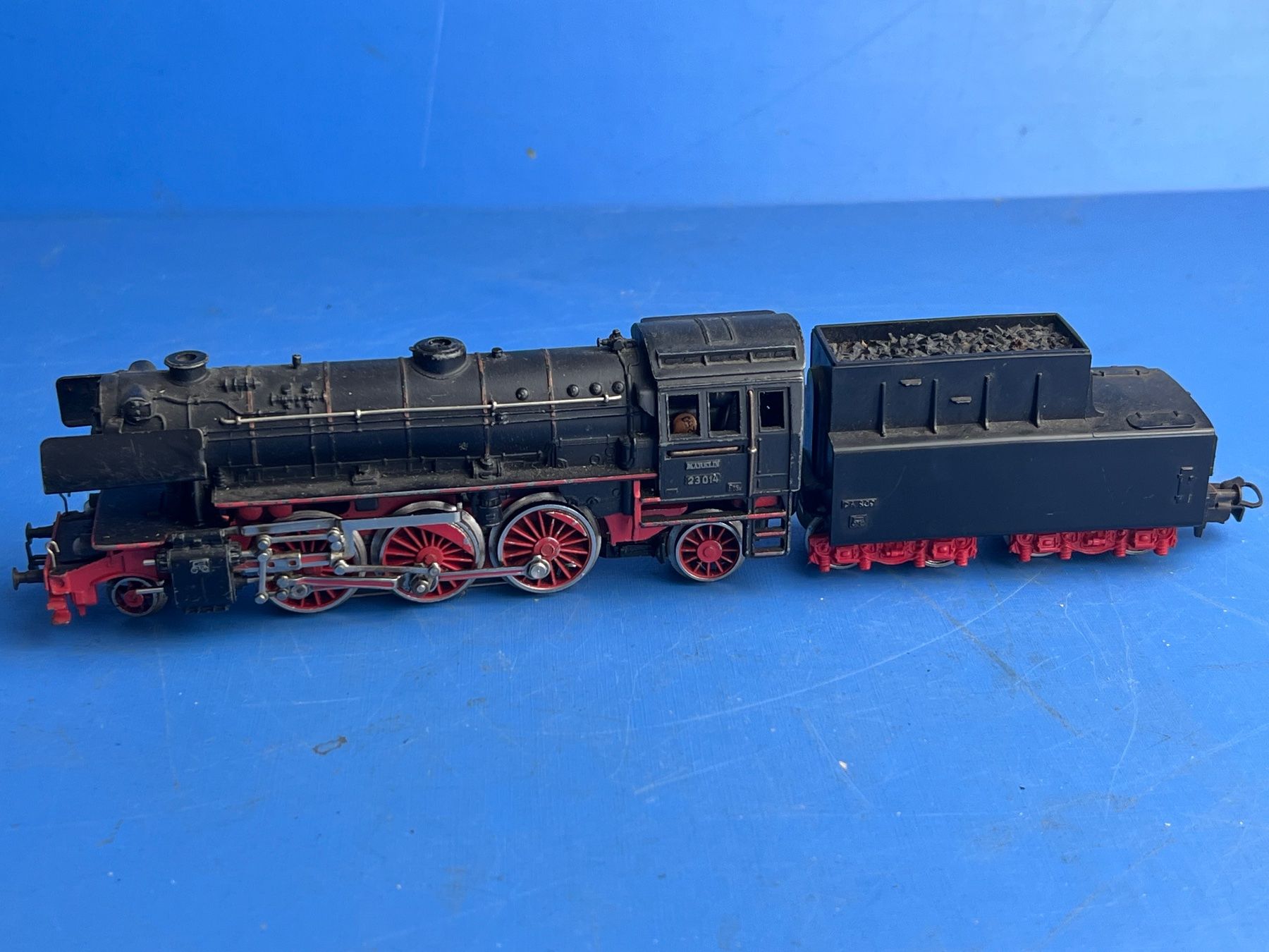 Märklin Modelleisenbahnen: Märklin Lock mit Tender ca. 28 cm lang. 003 160-9 – Gebraucht aus Unterengstringen von Gustav03