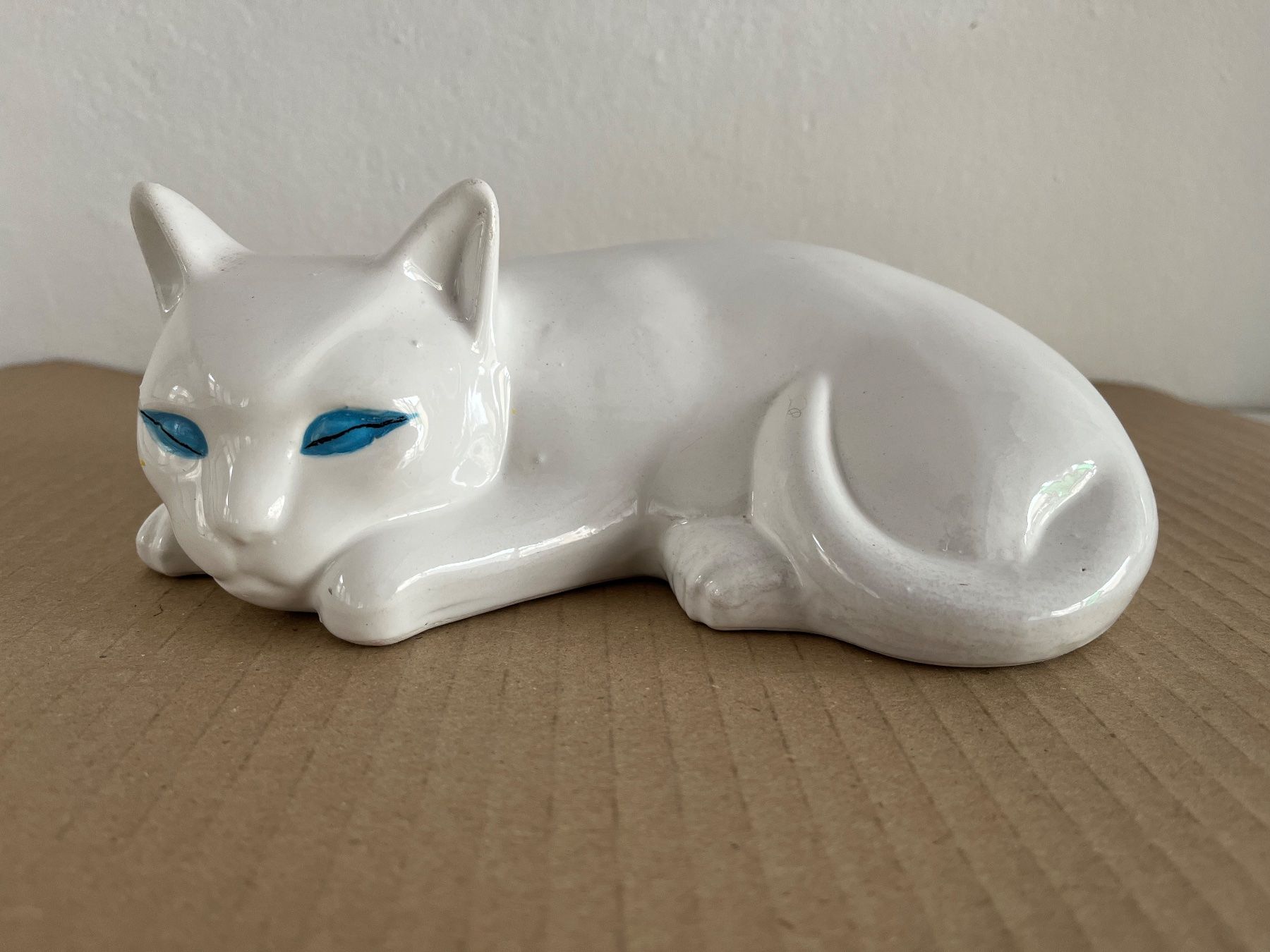 Figuren: Katze aus Keramik / weiss glasiert – Gebraucht aus Wetzikon ZH von seli03