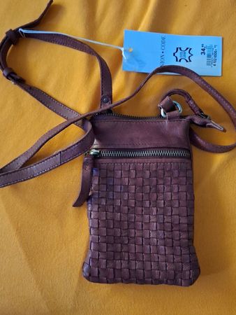 Neue kleine Ledertasche
