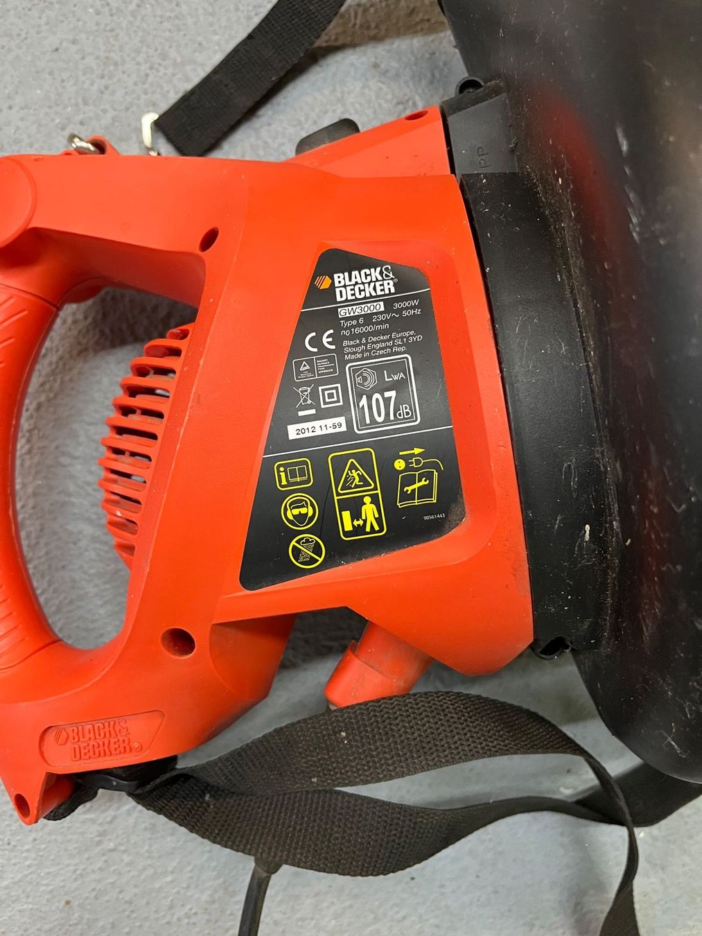 Laubbläser & Laubsauger: Laubsauger & Bläser Black & Decker, elektrisch – Gebraucht aus Attikon von Hagenholz81 2